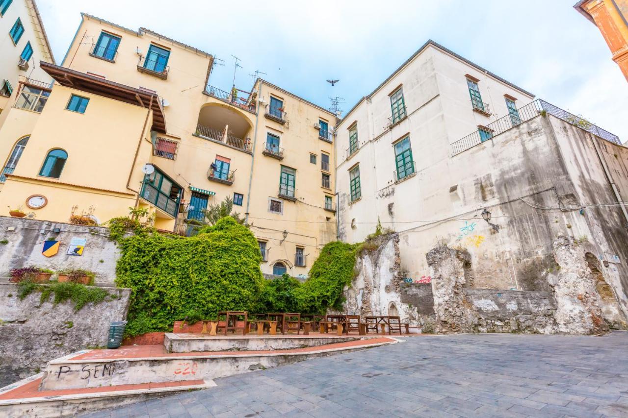 Starhost - Terazza Barbuti Lägenhet Salerno Exteriör bild