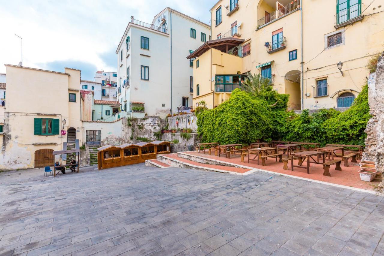Starhost - Terazza Barbuti Lägenhet Salerno Exteriör bild